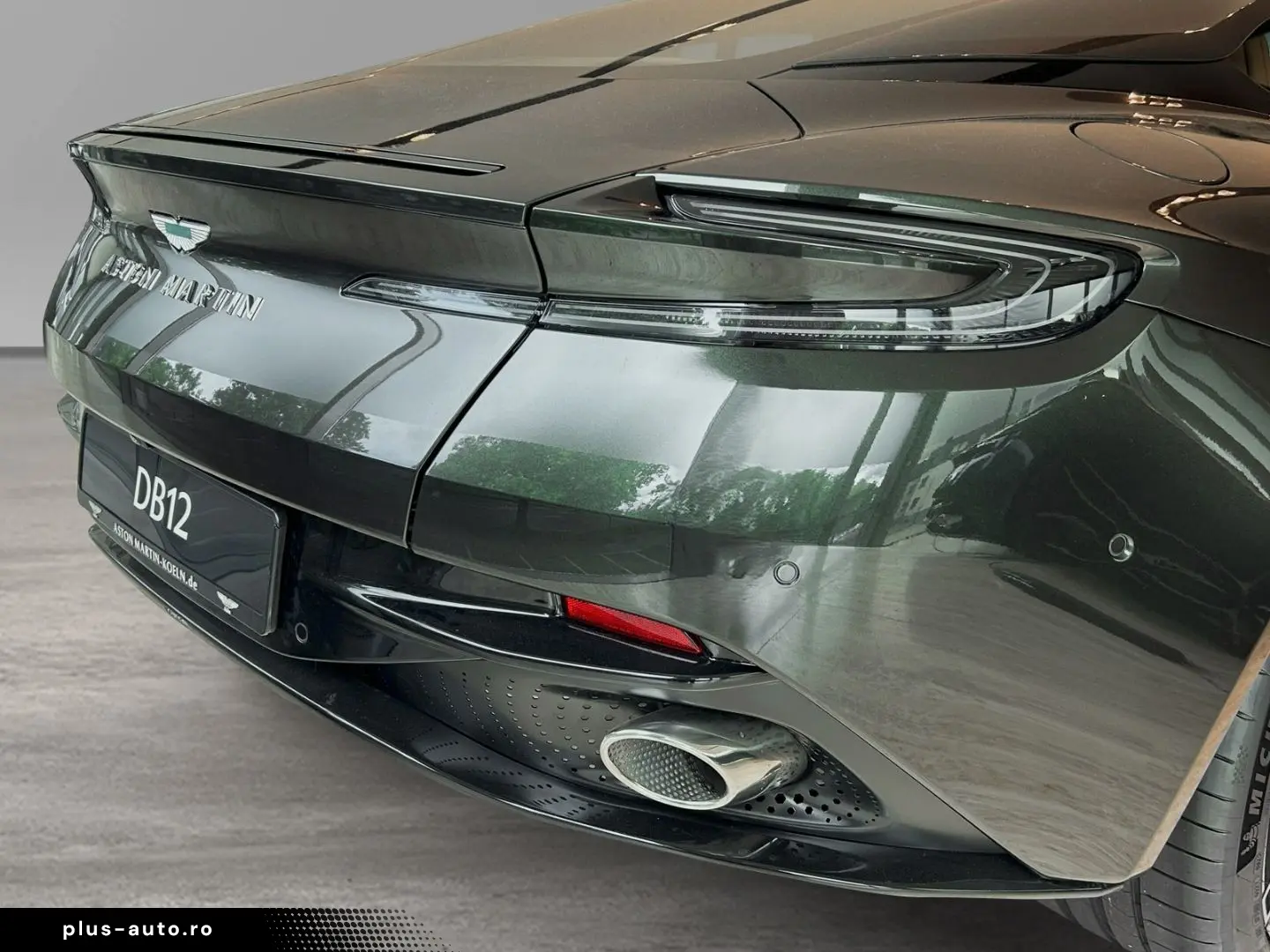 ASTON MARTIN DB12 Minotaur Green Oxford Tan Bowers & Wilkins