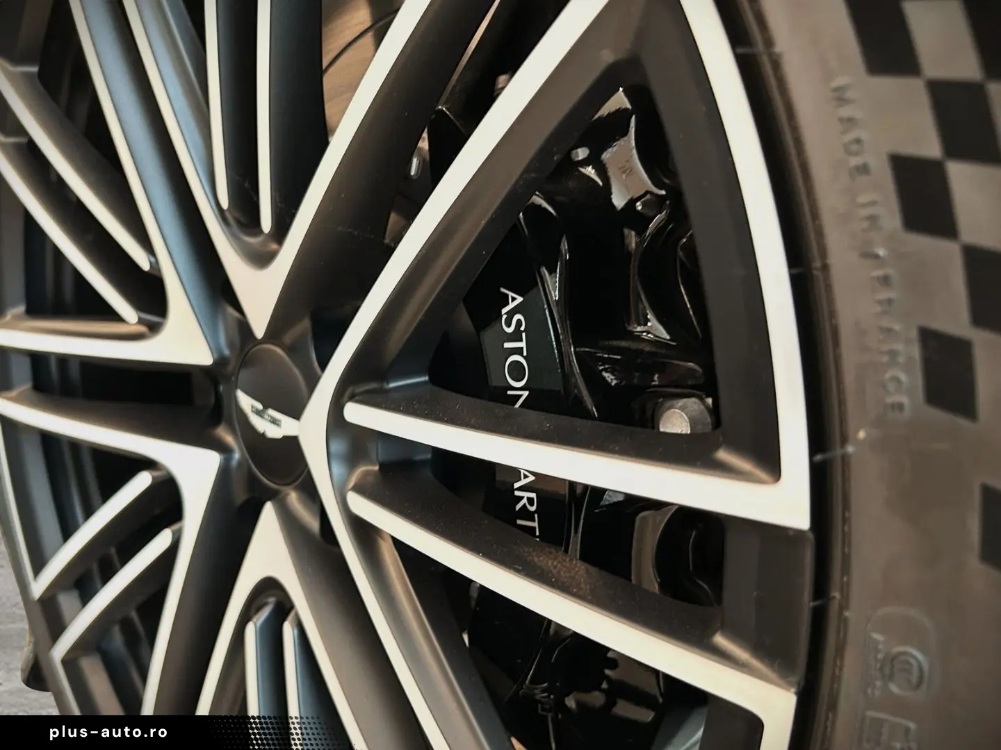 ASTON MARTIN DB12 Minotaur Green Oxford Tan Bowers & Wilkins