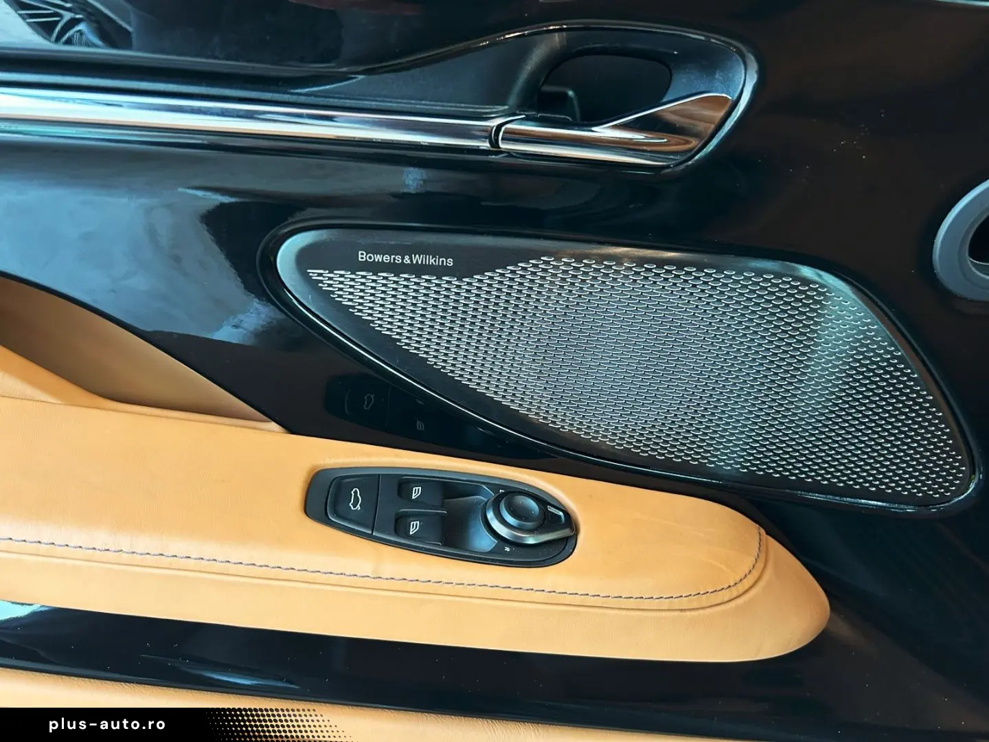 ASTON MARTIN DB12 Minotaur Green Oxford Tan Bowers & Wilkins