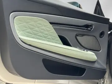 ASTON MARTIN DB12 4.0 V8 - Bowers & Wilkins Ceramic Br.