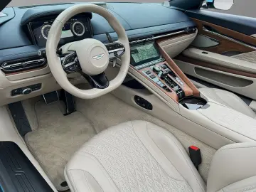 ASTON MARTIN DB12 Volante Carribean Blue Pearl Carbonbremse