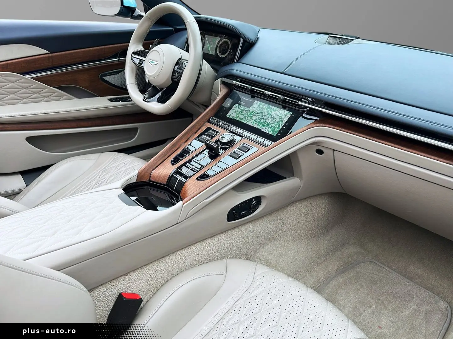 ASTON MARTIN DB12 Volante Carribean Blue Pearl Carbonbremse