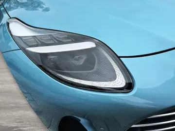 ASTON MARTIN DB12 Volante Carribean Blue Pearl Carbonbremse