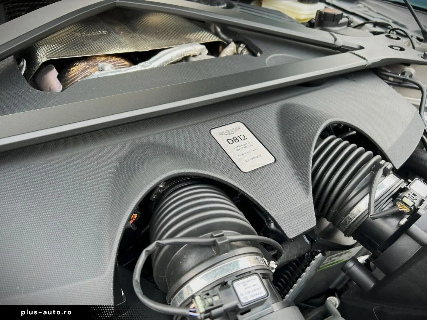 ASTON MARTIN DB12 Volante Carribean Blue Pearl Carbonbremse