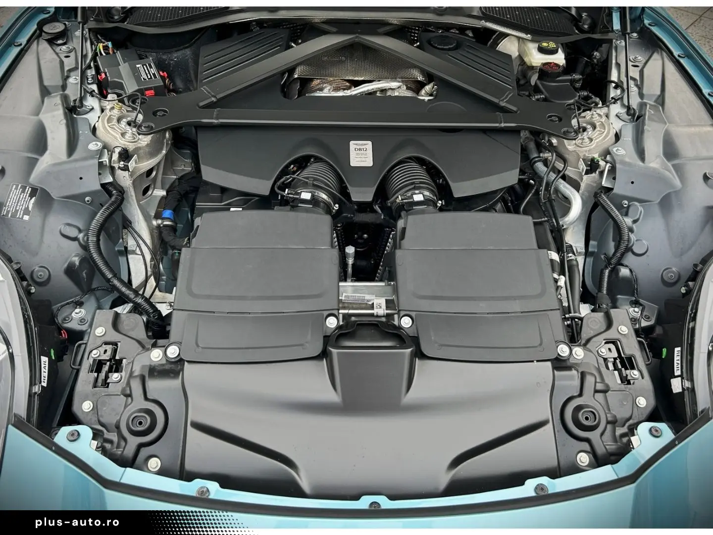 ASTON MARTIN DB12 Volante Carribean Blue Pearl Carbonbremse