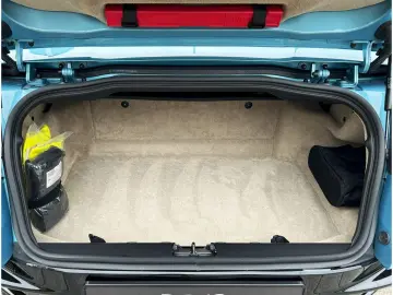 ASTON MARTIN DB12 Volante Carribean Blue Pearl Carbonbremse