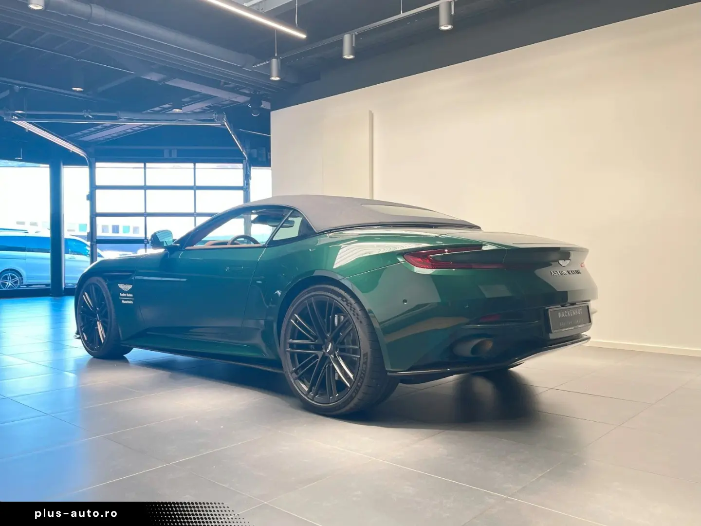 ASTON MARTIN DB12 Volante - Carbon - B&W