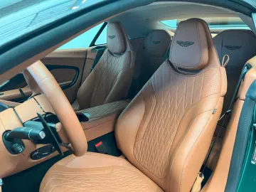 ASTON MARTIN DB12 Volante - Carbon - B&W