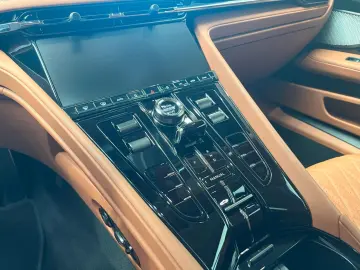 ASTON MARTIN DB12 Volante - Carbon - B&W