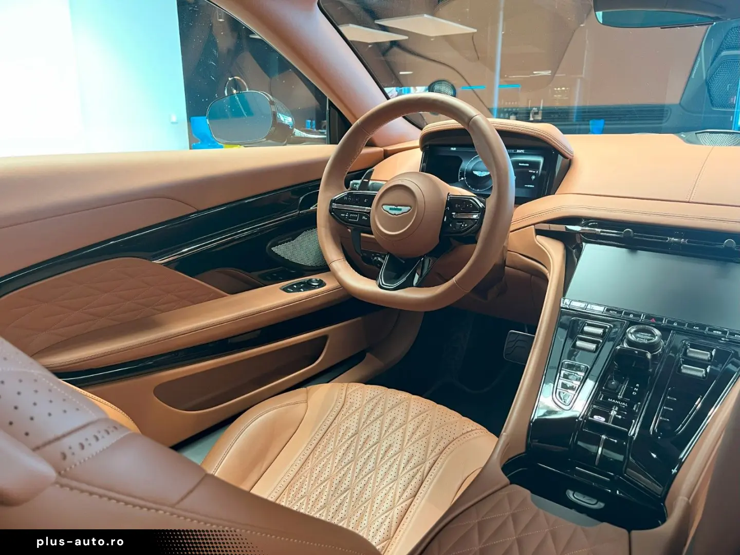 ASTON MARTIN DB12 Volante - Carbon - B&W