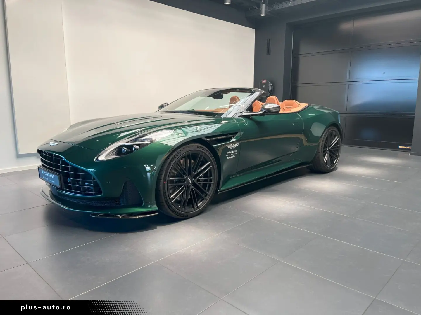 ASTON MARTIN DB12 Volante - Carbon - B&W