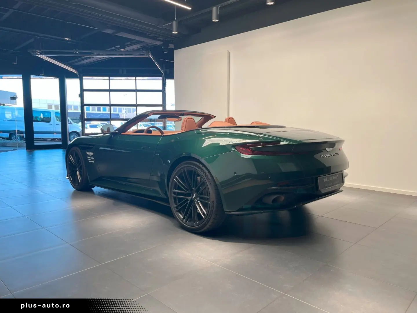 ASTON MARTIN DB12 Volante - Carbon - B&W