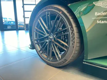 ASTON MARTIN DB12 Volante - Carbon - B&W