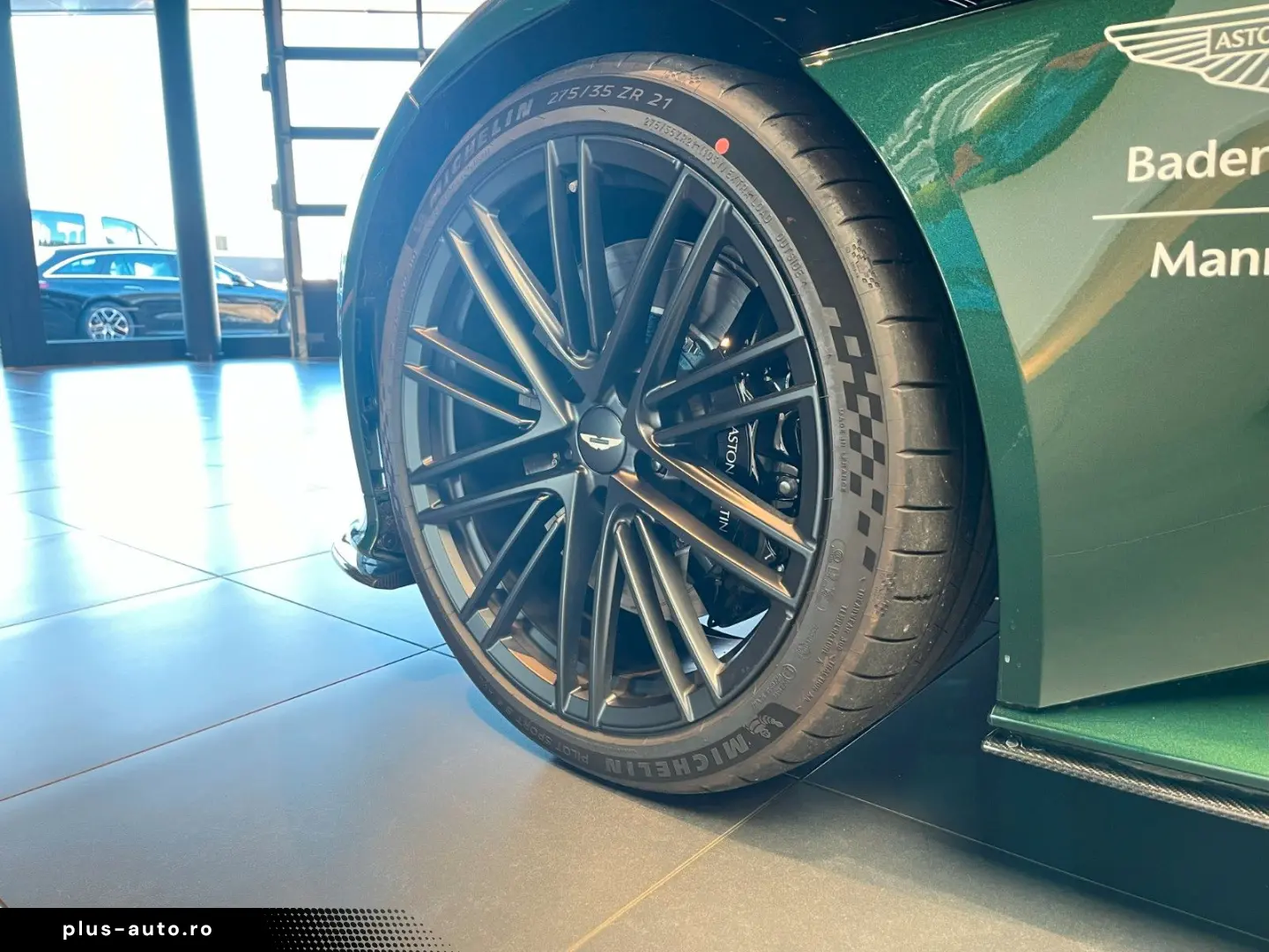 ASTON MARTIN DB12 Volante - Carbon - B&W