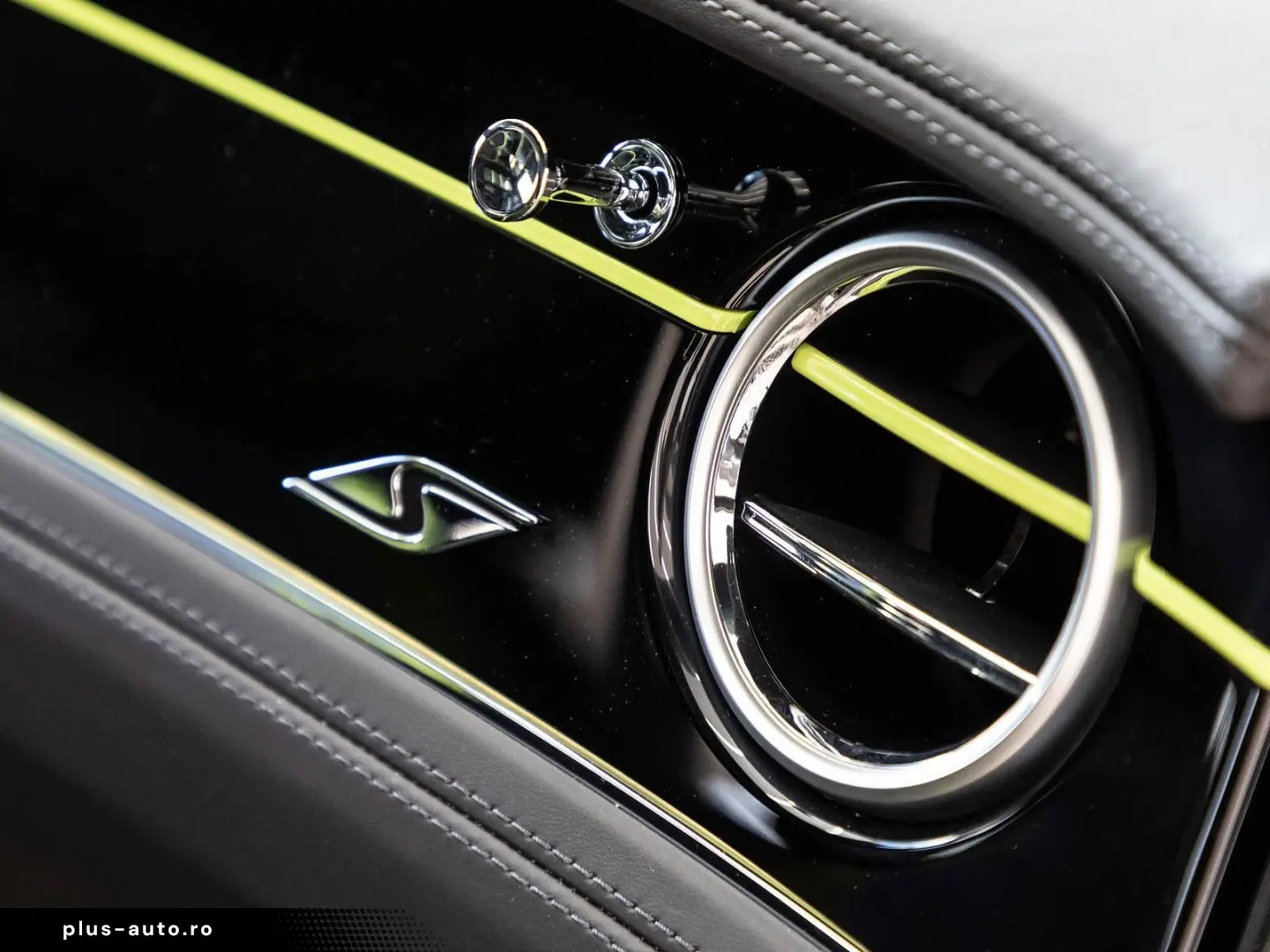 BENTLEY New Flying Spur S V8 MADE BY MULLINER