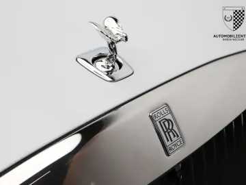 ROLLS ROYCE Spectre Bespoke Starburst Driving HeatComfort