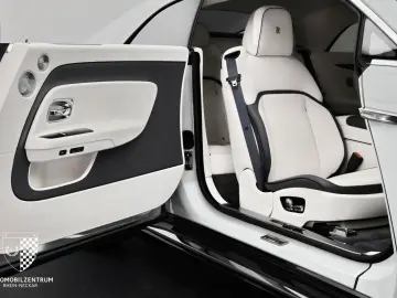 ROLLS ROYCE Spectre Bespoke Starburst Driving HeatComfort