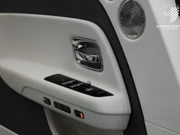 ROLLS ROYCE Spectre Bespoke Starburst Driving HeatComfort