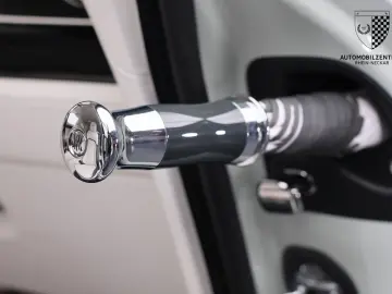 ROLLS ROYCE Spectre Bespoke Starburst Driving HeatComfort