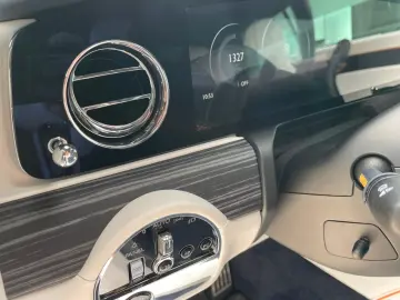 ROLLS ROYCE Spectre - Bespoke Starlight Shooting Star