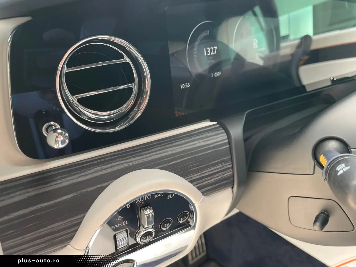 ROLLS ROYCE Spectre - Bespoke Starlight Shooting Star