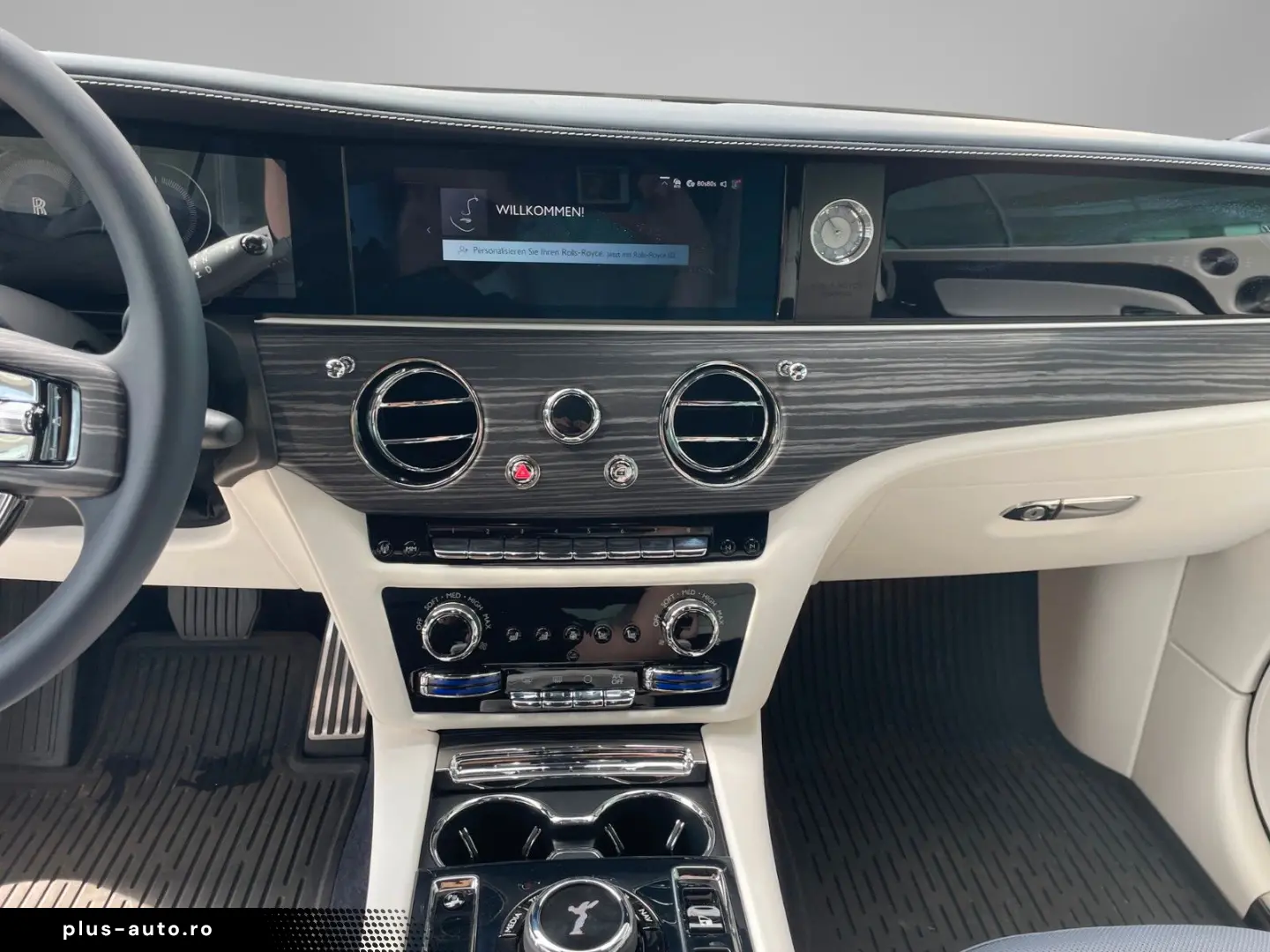 ROLLS ROYCE Spectre - Bespoke Starlight Shooting Star