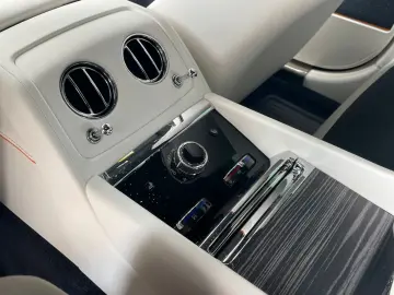 ROLLS ROYCE Spectre - Bespoke Starlight Shooting Star