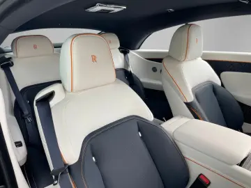 ROLLS ROYCE Spectre - Bespoke Starlight Shooting Star