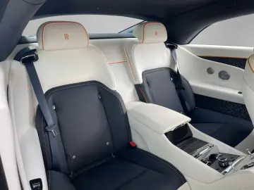 ROLLS ROYCE Spectre - Bespoke Starlight Shooting Star