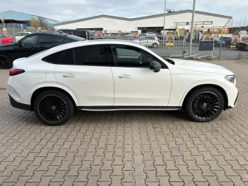 MERCEDES-BENZ GLC 300 d 4M Coupe  AMG Line Pano Burmester