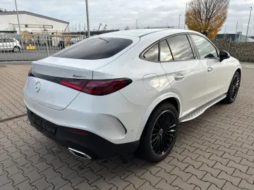 MERCEDES-BENZ GLC 300 d 4M Coupe  AMG Line Pano Burmester