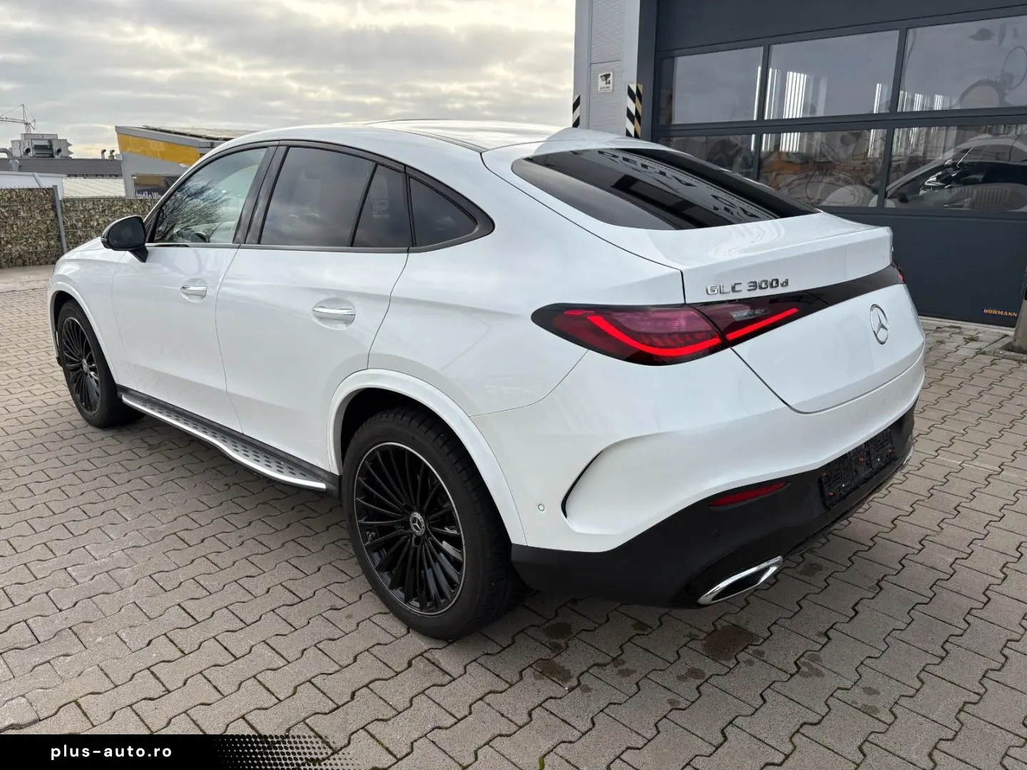 MERCEDES-BENZ GLC 300 d 4M Coupe  AMG Line Pano Burmester
