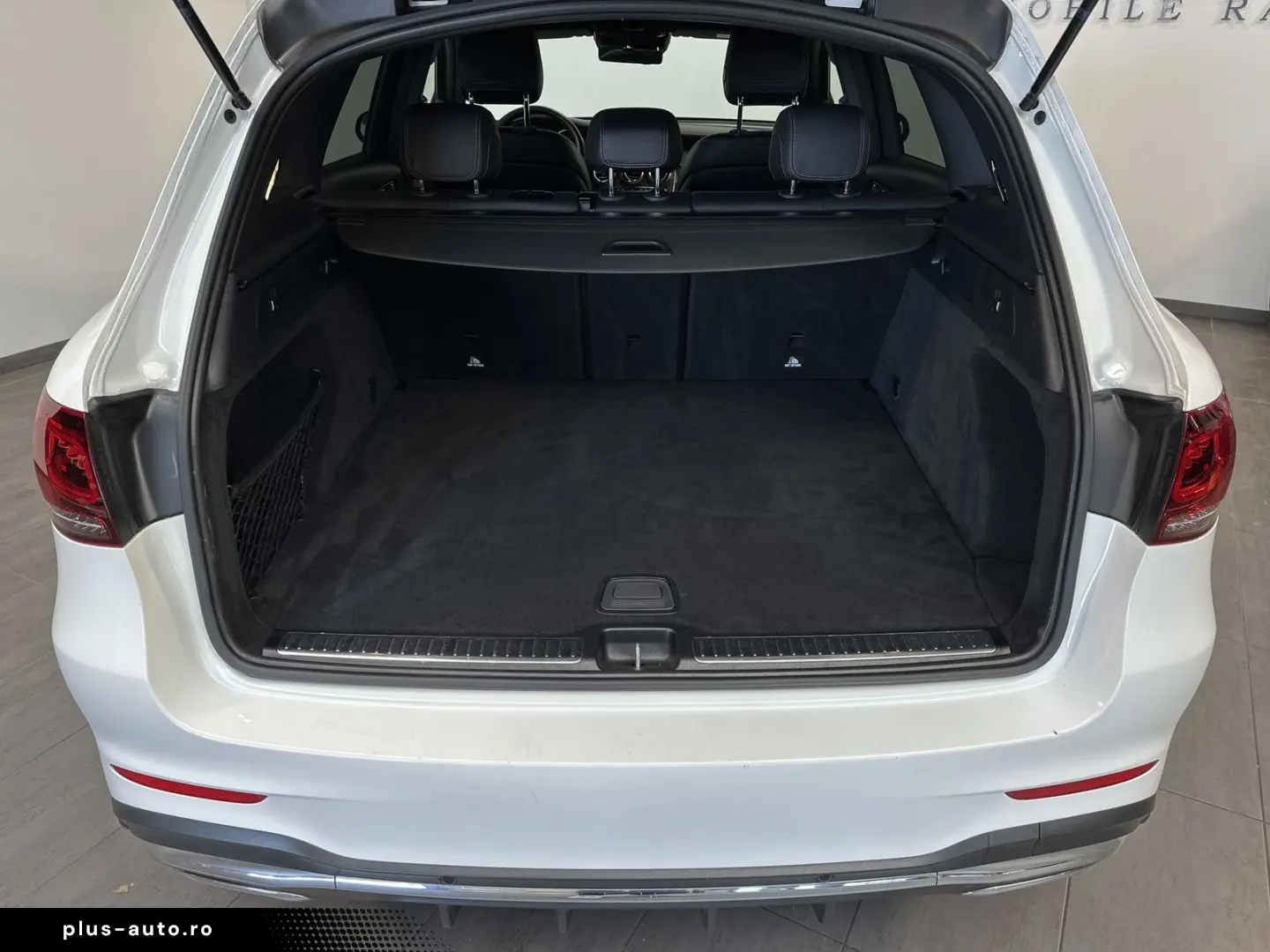 MERCEDES-BENZ GLC 300d 4M AMG-Line NAV LED BURMESTER 360