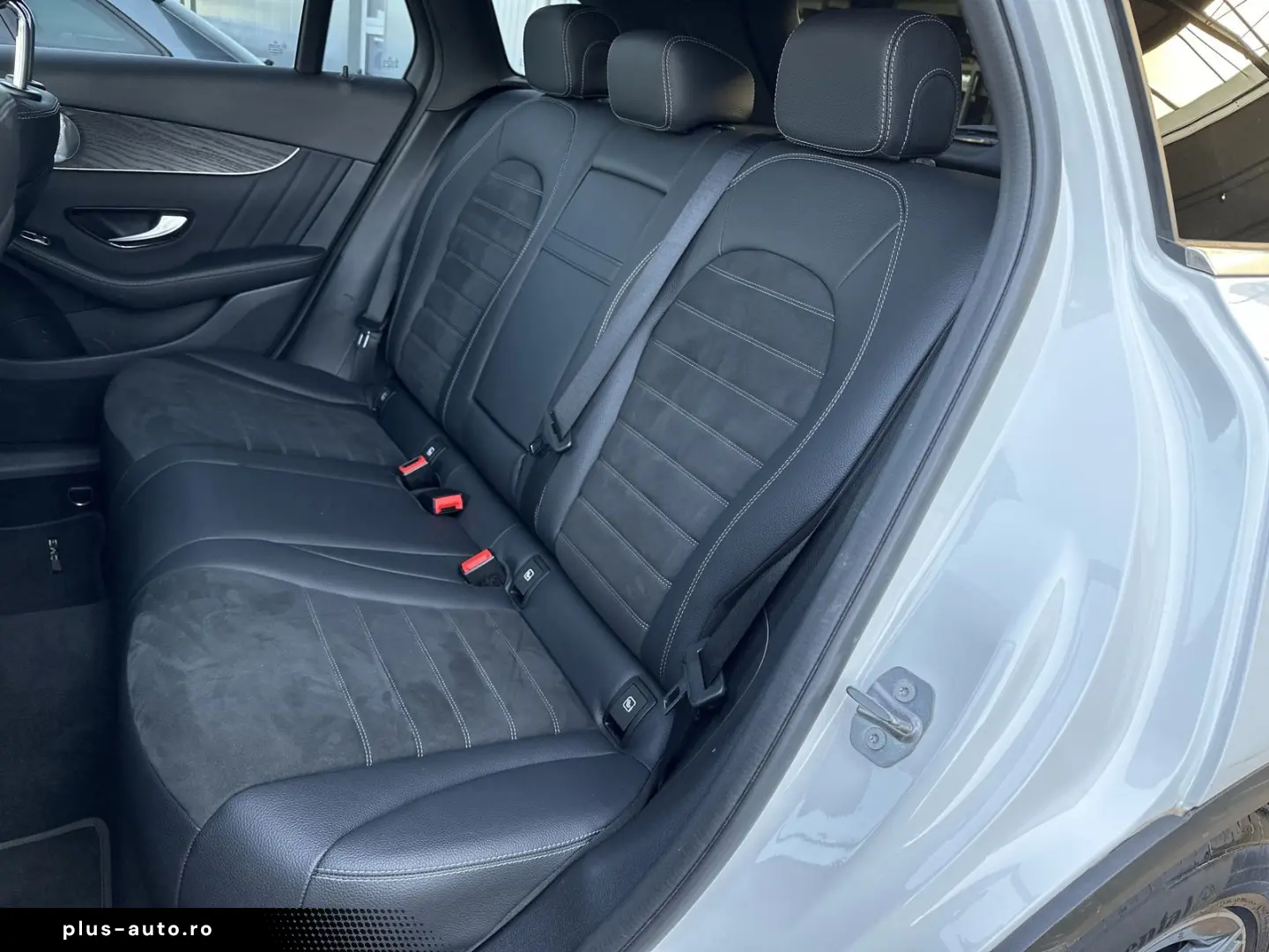 MERCEDES-BENZ GLC 300d 4M AMG-Line NAV LED BURMESTER 360