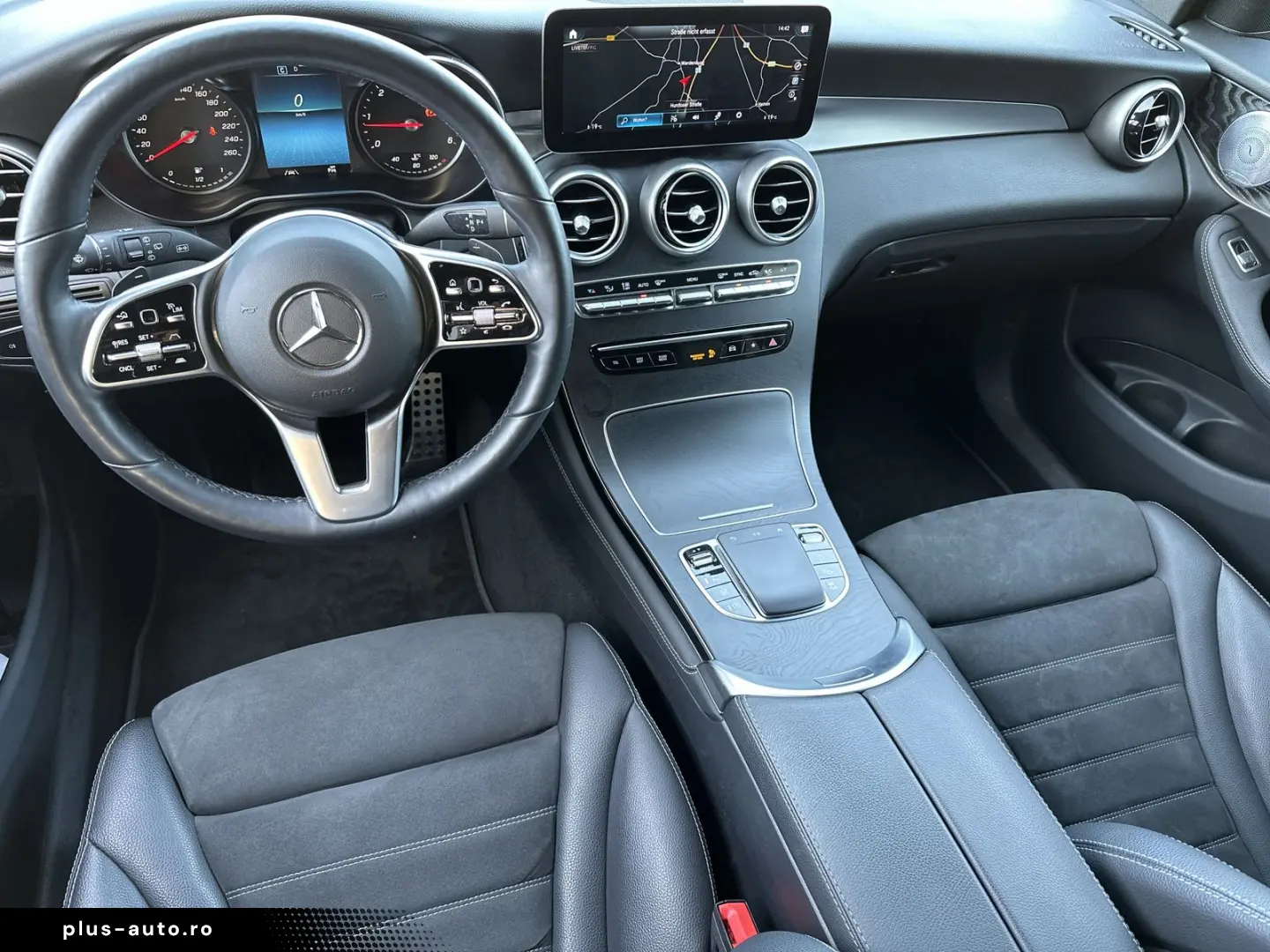 MERCEDES-BENZ GLC 300d 4M AMG-Line NAV LED BURMESTER 360