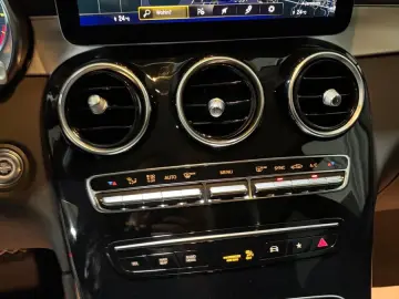 MERCEDES-BENZ GLC 220 d 4Matic  360  Kamera  Head Up