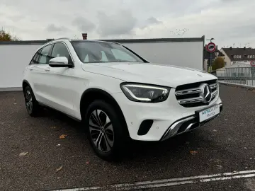 MERCEDES-BENZ GLC 220 d 4M AHK LED LEDER NAVI PANO 360