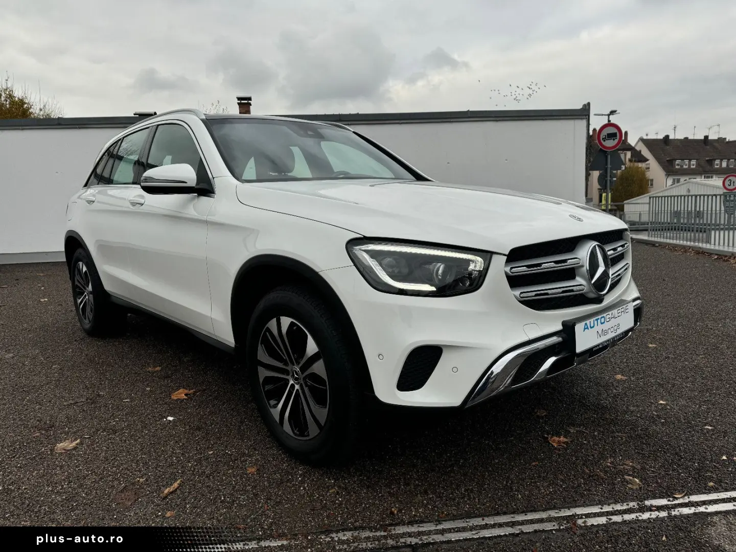 MERCEDES-BENZ GLC 220 d 4M AHK LED LEDER NAVI PANO 360