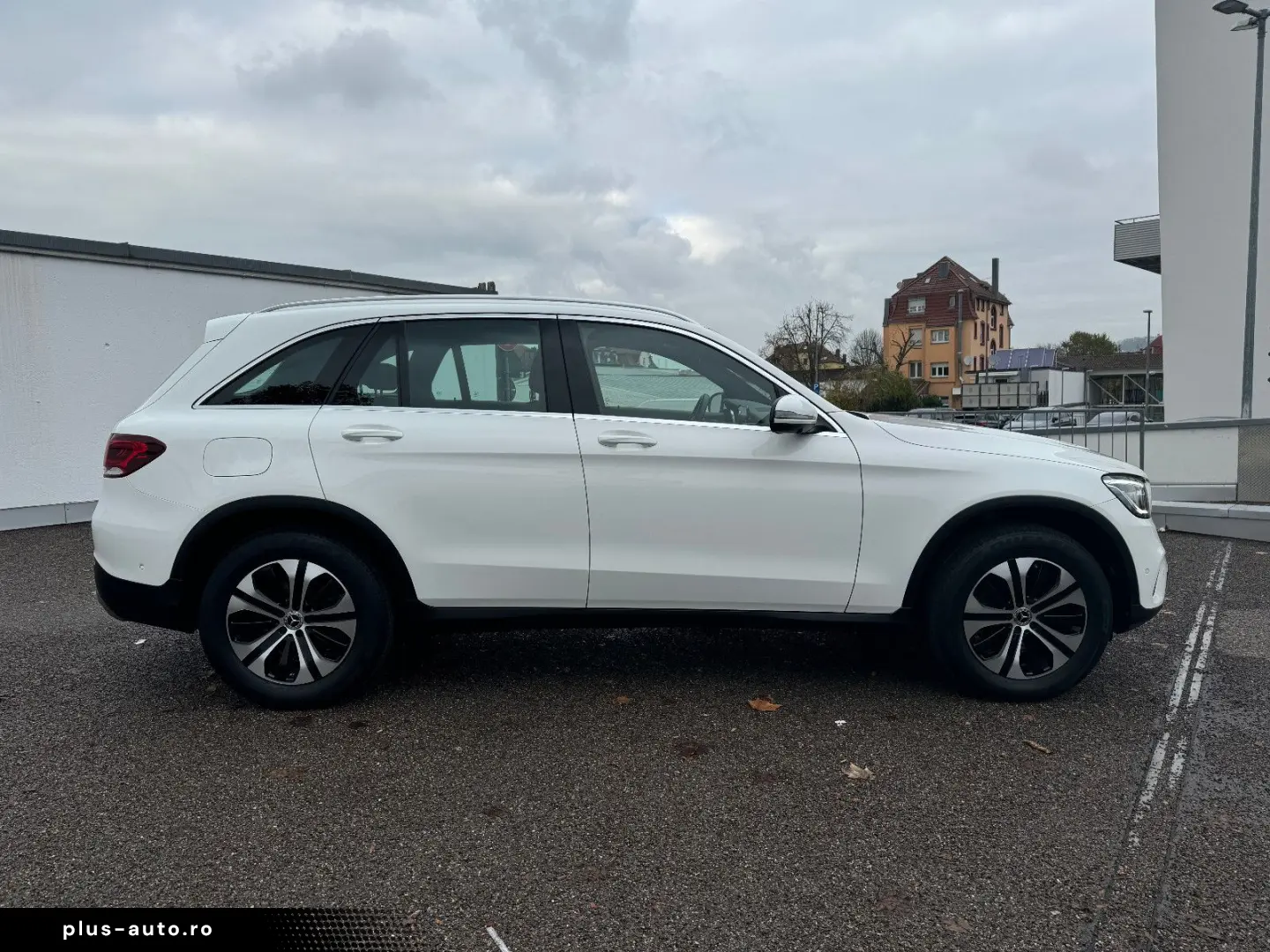 MERCEDES-BENZ GLC 220 d 4M AHK LED LEDER NAVI PANO 360