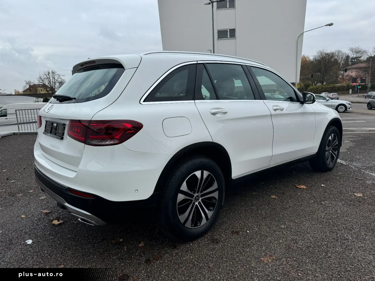 MERCEDES-BENZ GLC 220 d 4M AHK LED LEDER NAVI PANO 360