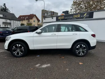 MERCEDES-BENZ GLC 220 d 4M AHK LED LEDER NAVI PANO 360