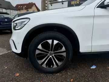 MERCEDES-BENZ GLC 220 d 4M AHK LED LEDER NAVI PANO 360