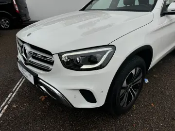 MERCEDES-BENZ GLC 220 d 4M AHK LED LEDER NAVI PANO 360
