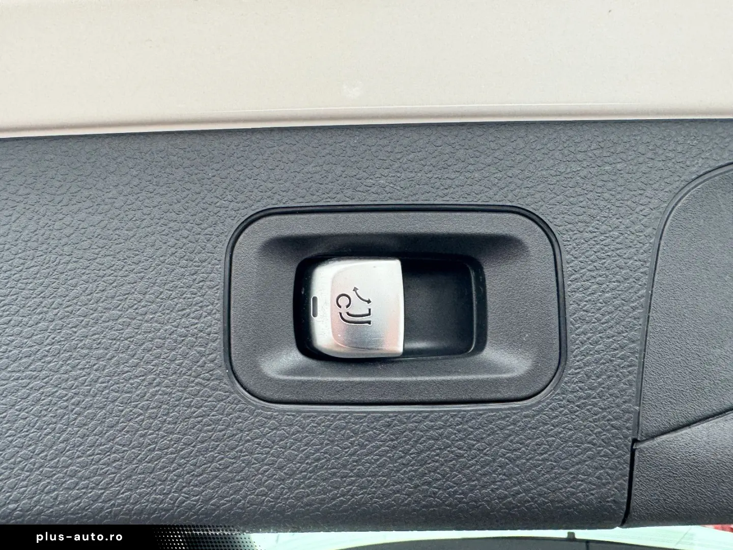 MERCEDES-BENZ GLC 220 d 4M AHK LED LEDER NAVI PANO 360