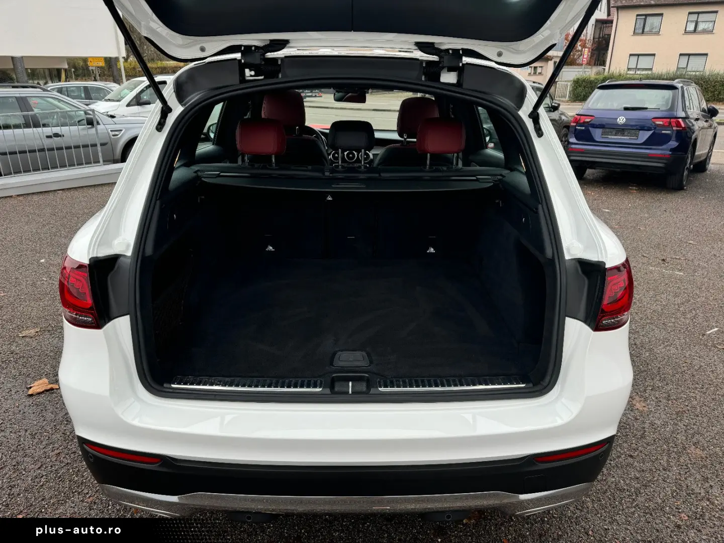 MERCEDES-BENZ GLC 220 d 4M AHK LED LEDER NAVI PANO 360