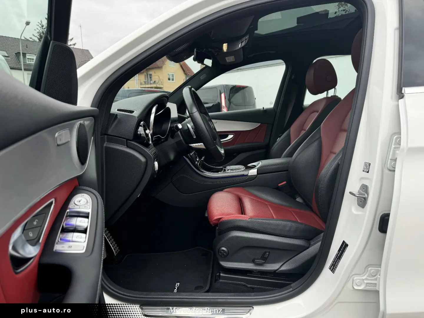 MERCEDES-BENZ GLC 220 d 4M AHK LED LEDER NAVI PANO 360