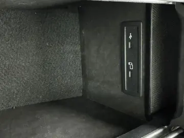 MERCEDES-BENZ GLC 220 d 4M AHK LED LEDER NAVI PANO 360