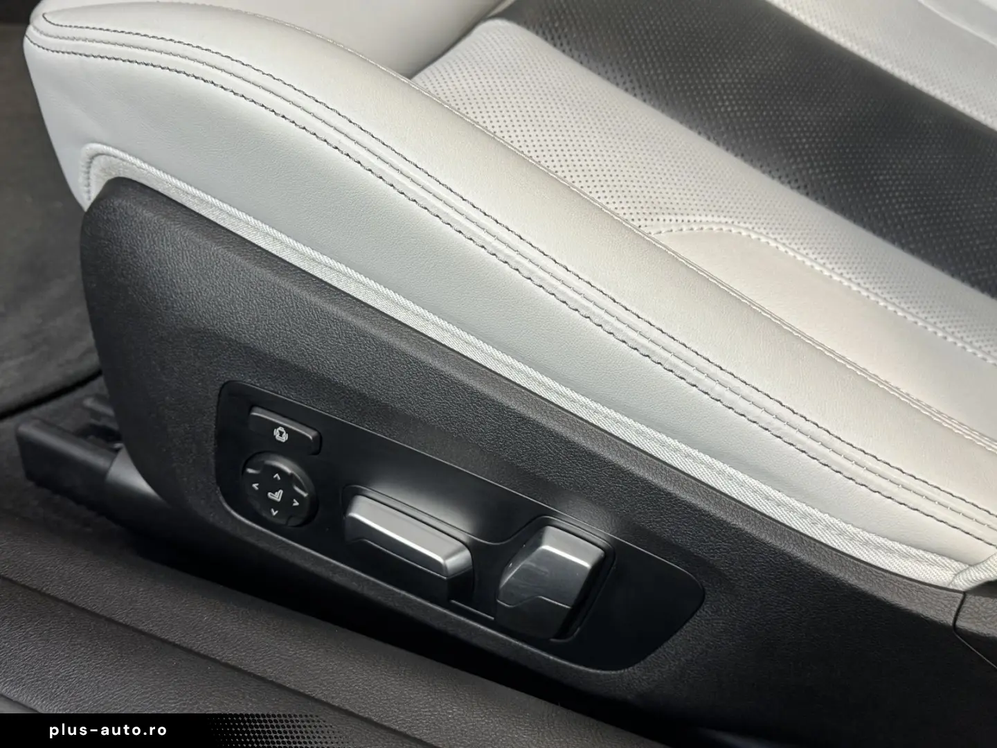 BMW M4 xDrive Competition Sitzlüftung ACC 360  Laser