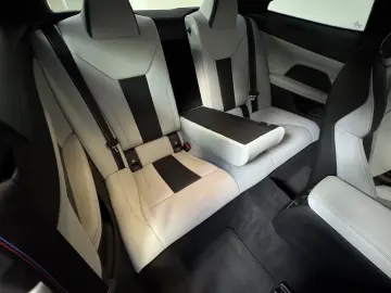 BMW M4 xDrive Competition Sitzlüftung ACC 360  Laser