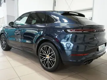 PORSCHE Cayenne Coupe Panorama AHK Luft BOSE ACC